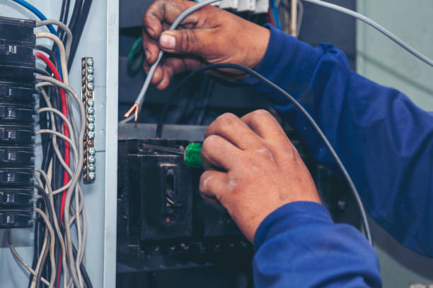 Best Local Electrician Companies  in Green Bay, WI